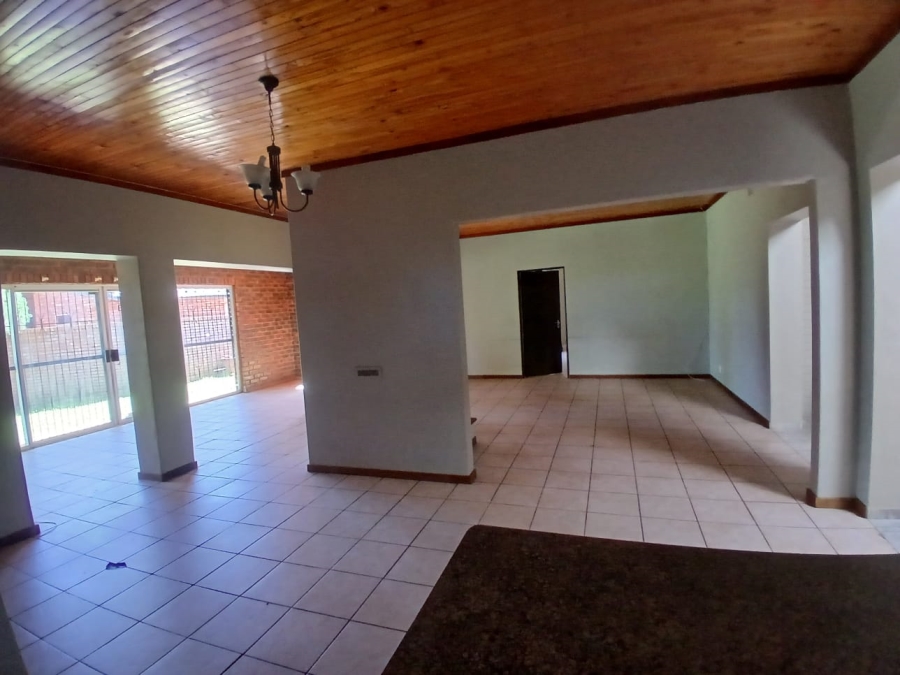 4 Bedroom Property for Sale in Kuruman Northern Cape